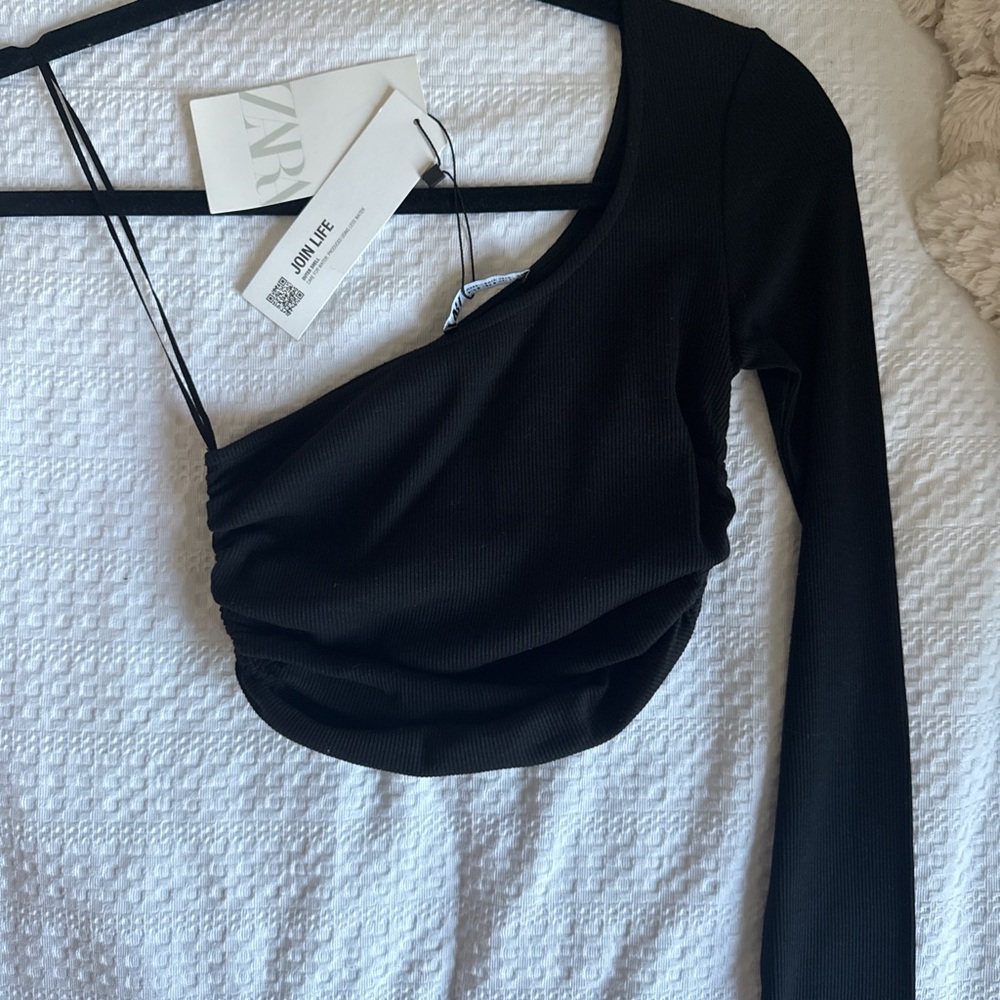 Zara Elegant Black Knit Top